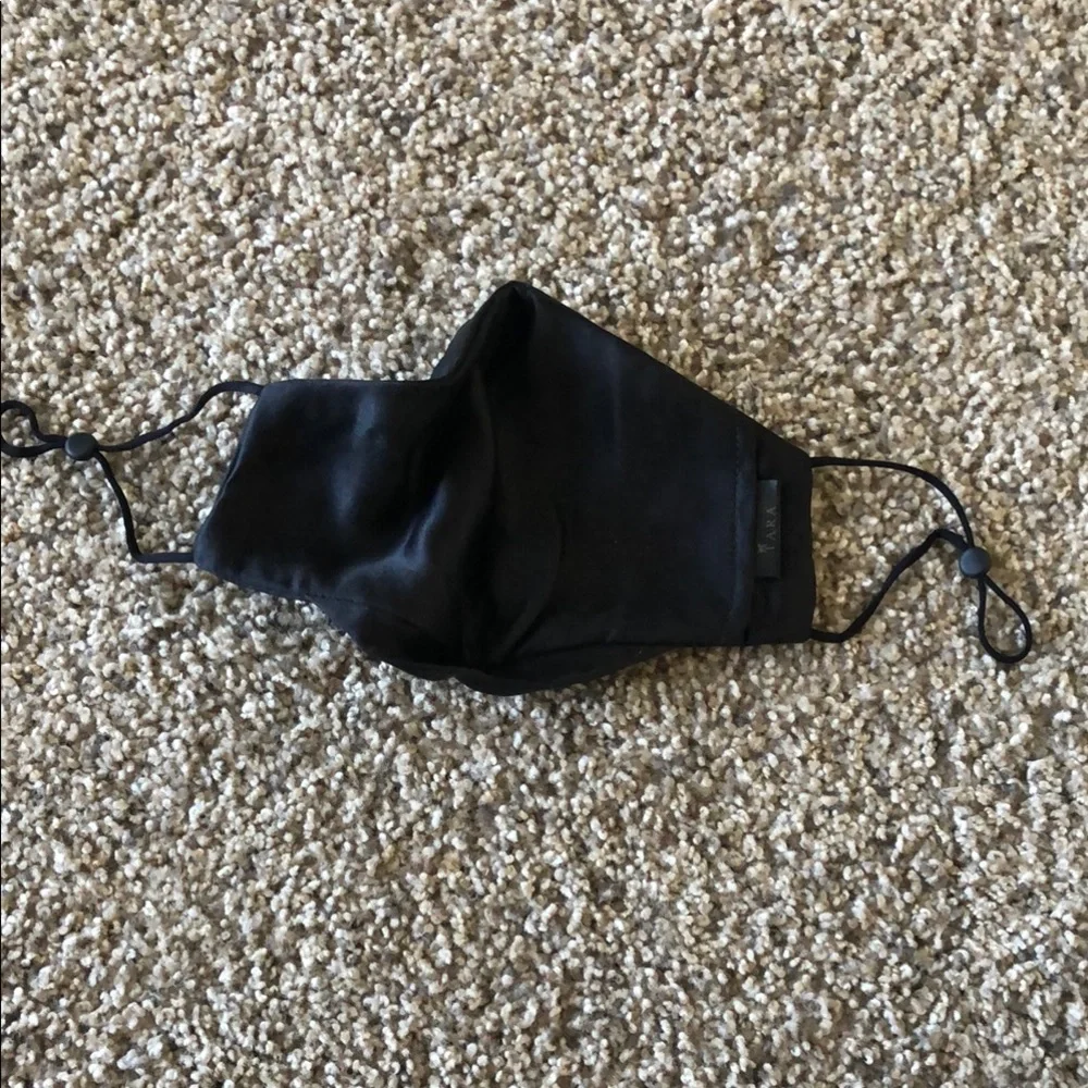 100% Mulberry Silk Black Face Mask
